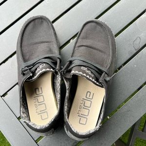 hey dudes (woman’s)